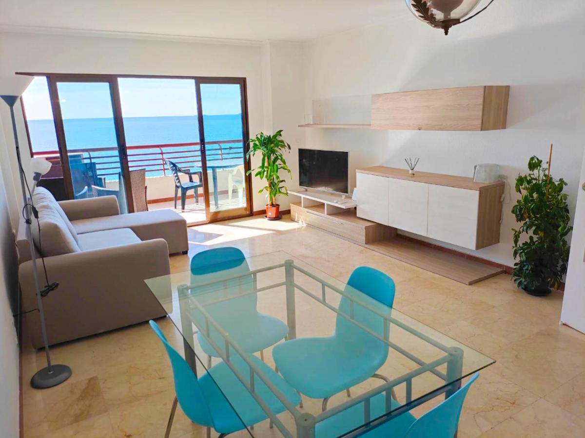 Very Lightful Apartment. Incredible Sea Views. Big Terrace, Swimming Pool. Ac. Very Close To Center. Daire Alicante